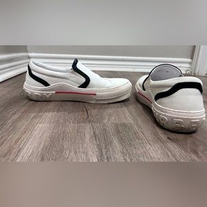 Used white slip on classic Burberry sneakers size 40eu